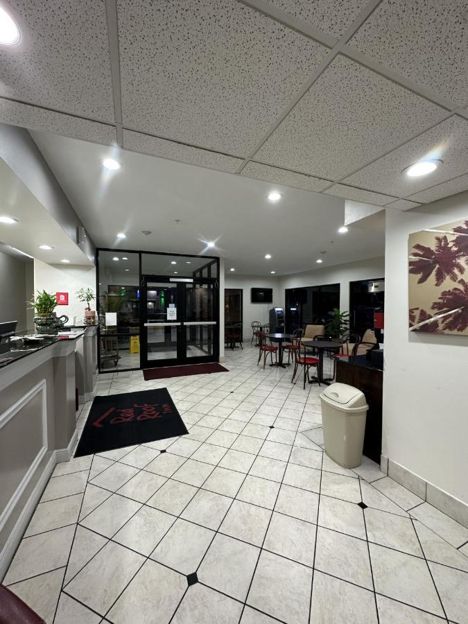 Red Roof Inn & Suites Biloxi - Ocean Springs Buitenkant foto